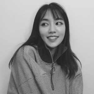 丰满少妇成人kTV
